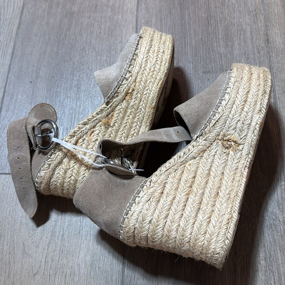 Marc Fisher LTD Alita Platform Wedge Espadrille
Sandal - Picture 13 of 16